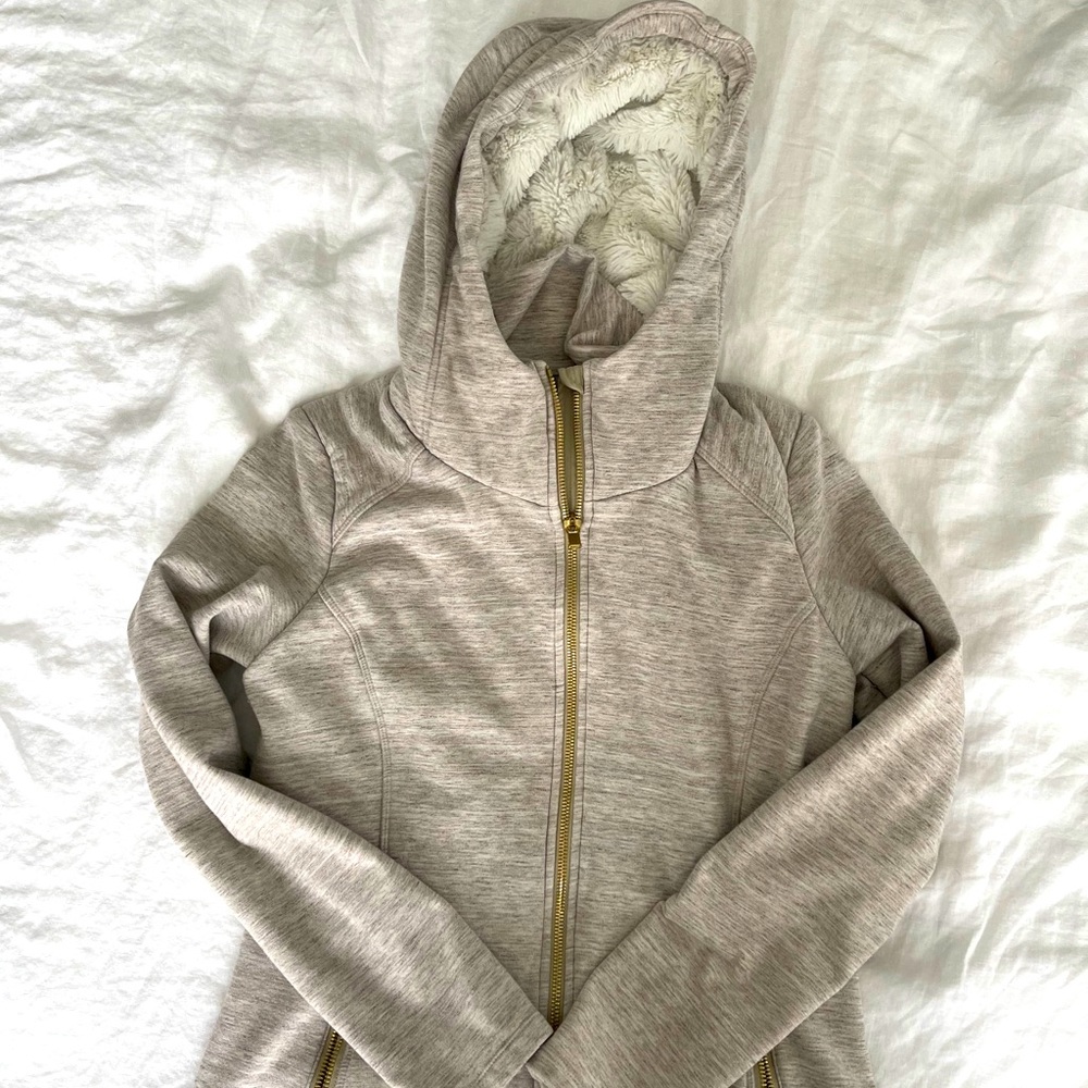 Athleta heavy hoodie ss body lined with fur